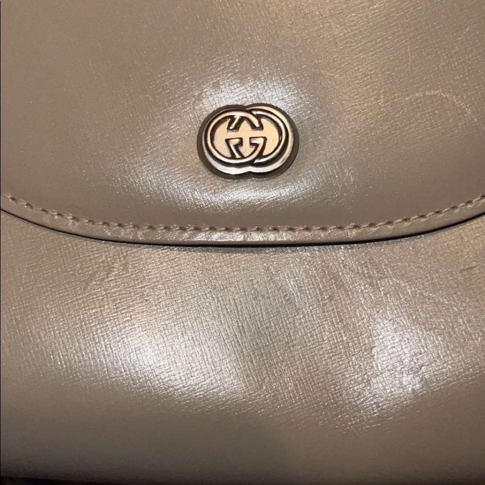 It is a small barely used Gucci shoulder bag is says on the inside Gucci Italy